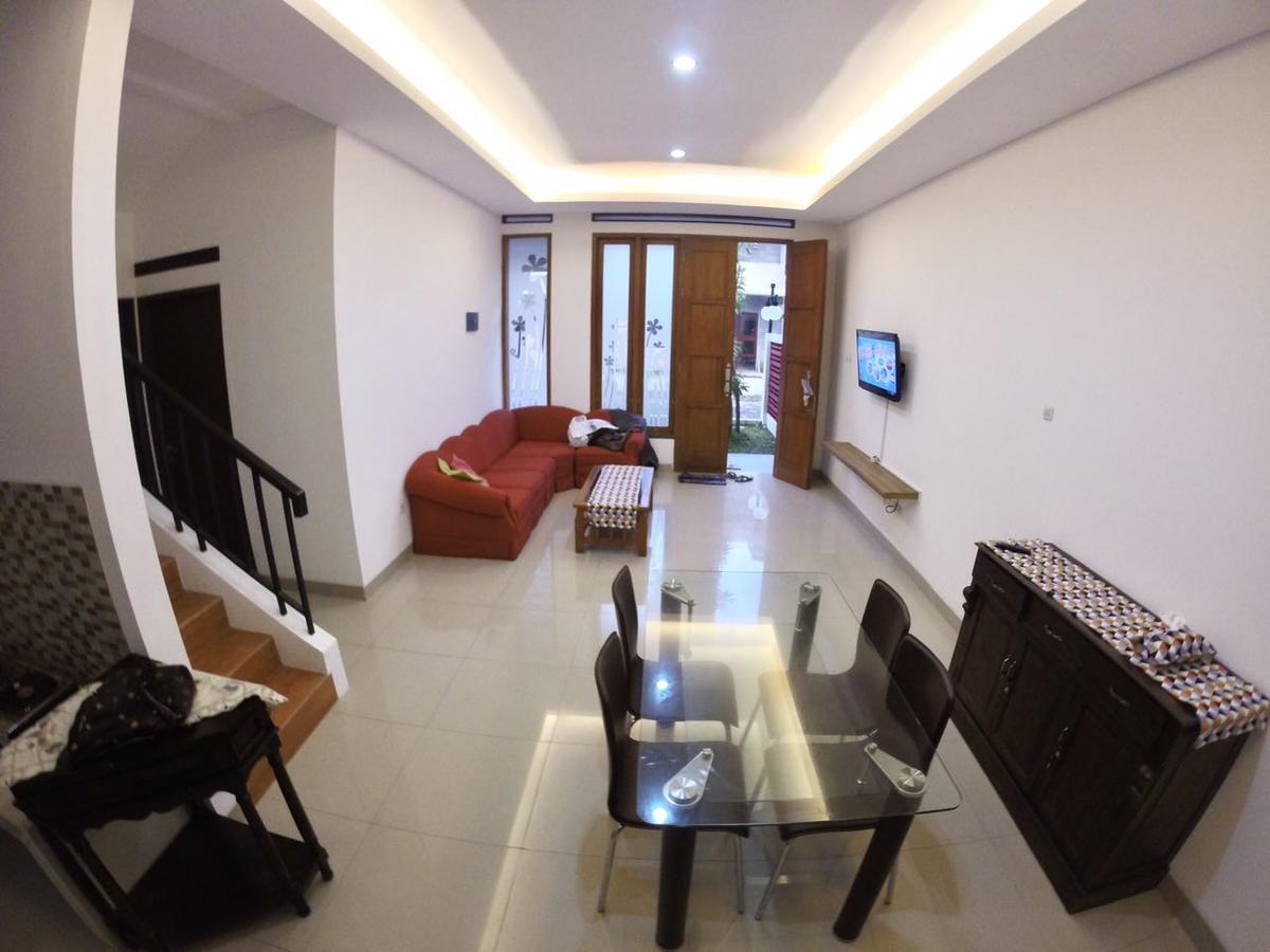 Padma Laguna Guesthouse Baturetno Bagian luar foto