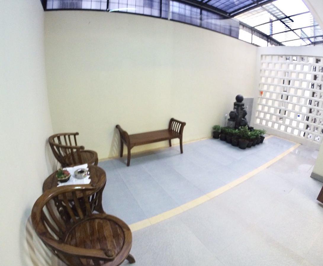 Padma Laguna Guesthouse Baturetno Bagian luar foto